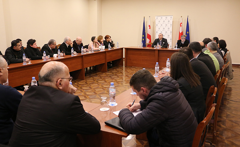 კობა გვენეტაძე იმერეთის მხარის ბიზნესის წარმომადგენლებს შეხვდა