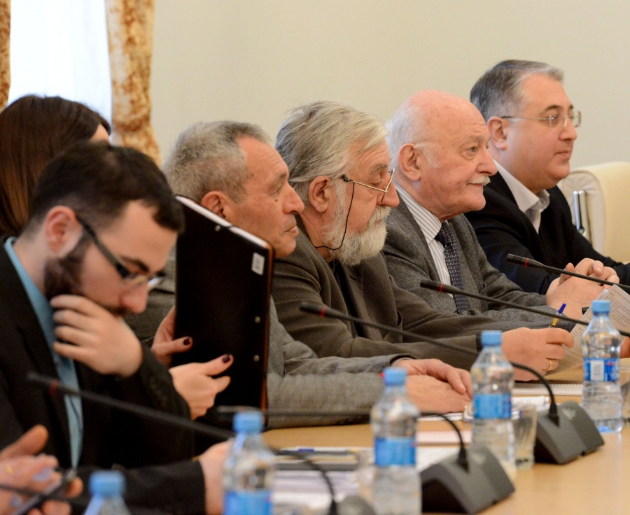 საკონსტიტუციო  კომისიის წევრებმა ორპალატიან პარლამენტზე მსჯელობის საკითხს მხარი არ დაუჭირეს