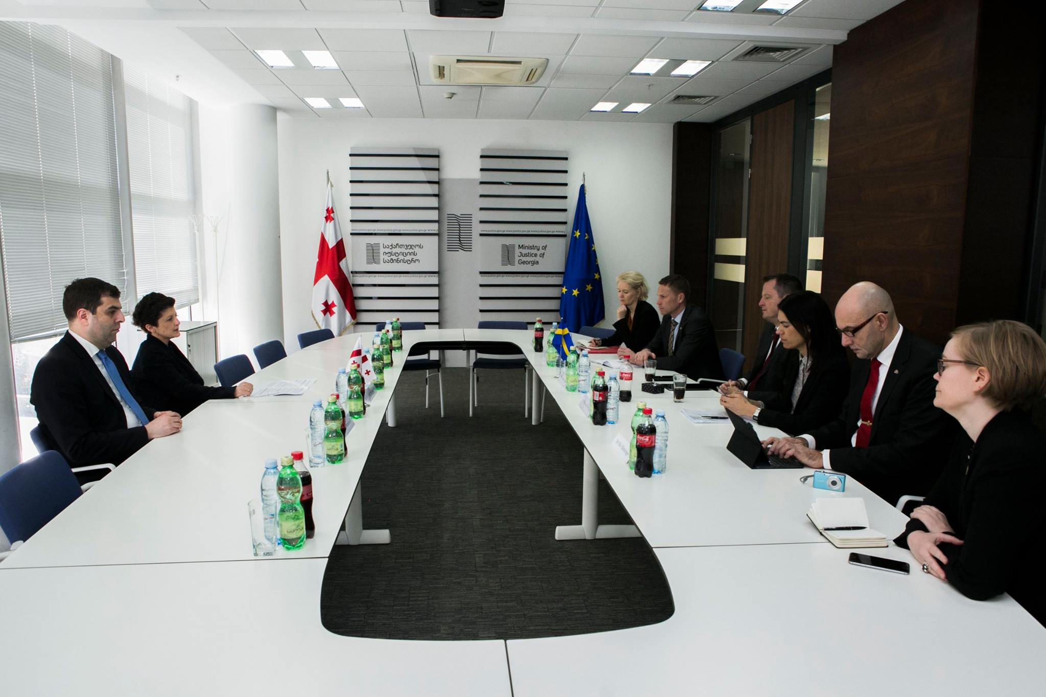 იუსტიციის მინისტრი შვედეთის შინაგან საქმეთა მინისტრს შეხვდა