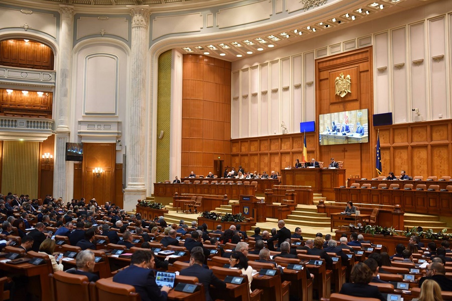 რუმინეთის პარლამენტმა მთავრობის ინიციატივას მხარი დაუჭირა