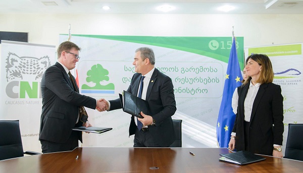  კავკასიის ბუნების ფონდსა და დაცული ტერიტორიების სააგენტოს შორის საგრანტო ხელშეკრულება გაფორმდა