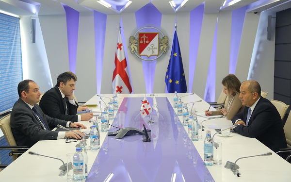 საქართველო EBRD - ის წლიურ შეხვედრაზე საინვესტიციო შესაძლებლობების შესახებ პრეზენტაციას წარმოადგენს