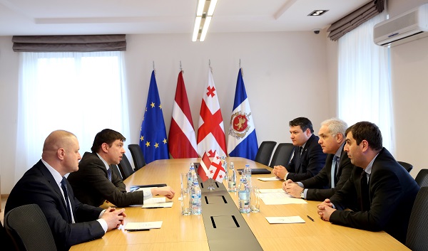 გიორგი მღებრიშვილი ლატვიის რესპუბლიკის ელჩს შეხვდა