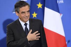 ფიიონი მორიგ სკანდალში 48 ათას დოლარიანი კოსტიუმის გამო გაეხვა