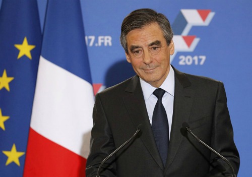 ფრანსუა ფიიონს ძვირფასი კოსტიუმები მეგობარმა ადვოკატმა აჩუქ