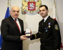 გიორგი მღებრიშვილმა, მესაზღვრის პროფესიულ დღესთან დაკავშირებით, ნატოში საქართველოს მეკავშირე ოფიცერი დააჯილდოვა