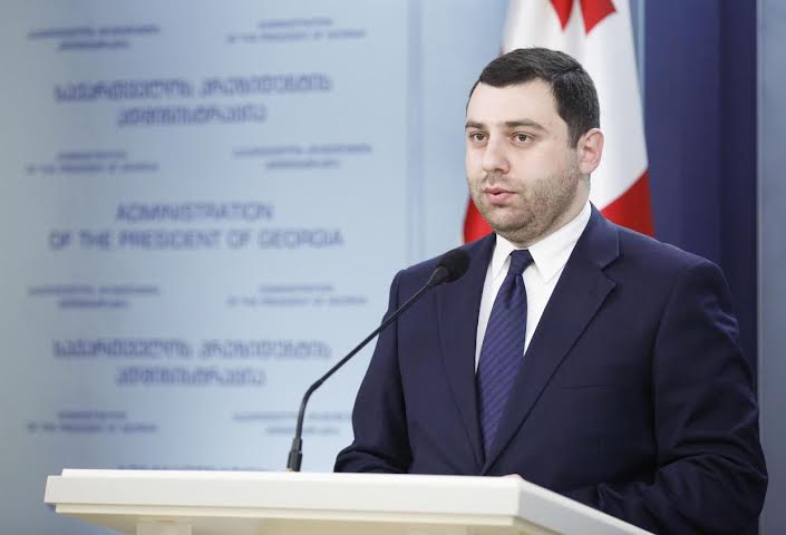პარლამენტის წევრებმა საქართველოს პრეზიდენტი დაადანაშაულეს ქვეყნის ღალატში - გიორგი აბაშიშვილი