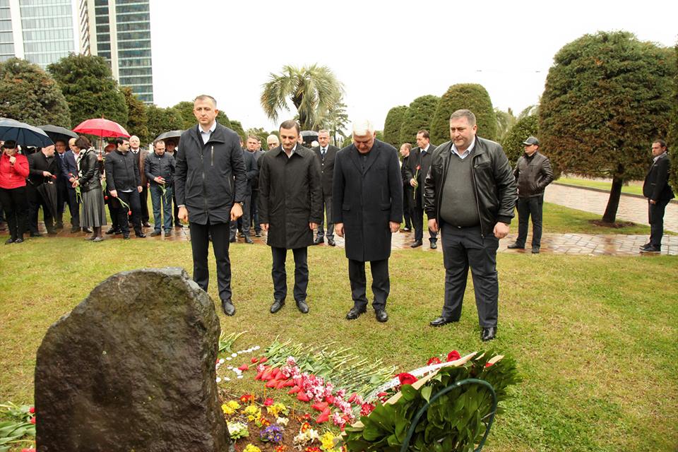 ზურაბ პატარაძემ 9 აპრილს დაღუპულთა მემორიალი გვირგვინით შეამკო