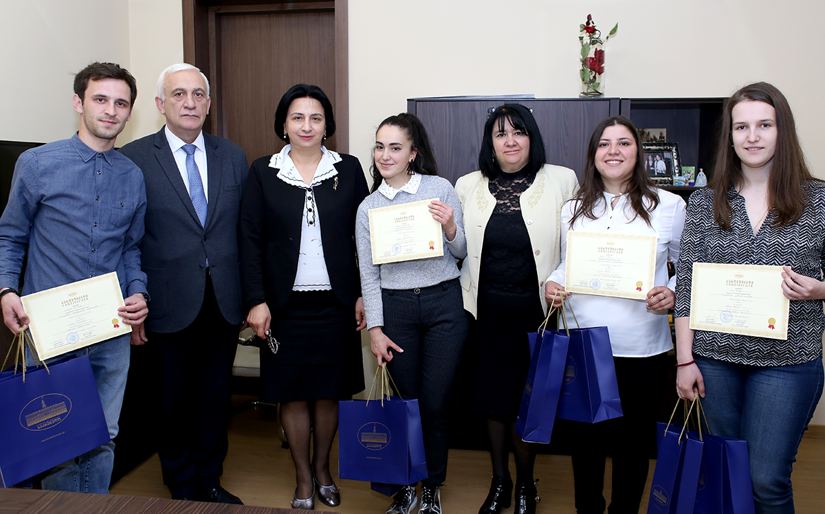 გიორგი ალიბეგაშვილმა და რიმა ბერაძემ თბილისში არსებული დიასპორების ახალგაზრდა წარმომადგენლები სერთიფიკატებით დააჯილდოვეს