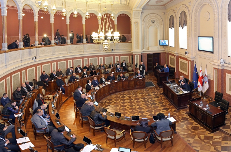 საკრებულოს სხდომაზე დღის წესრიგით გათვალისწინებული საკითხები დაამტკიცეს