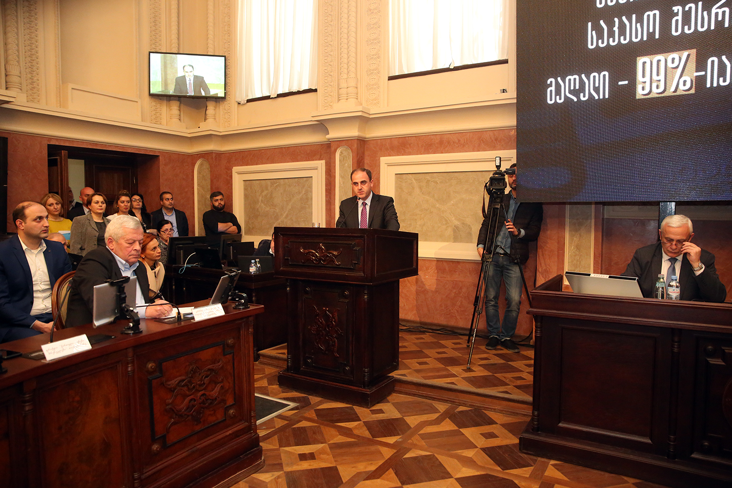 დავით ნარმანია მამუკა ახვლედიანს: სამწუხაროდ, ასეთი ფაქტი მრავლად გვახსოვს მაშინ როდესაც თქვენ მერის მოადგილე იყავით
