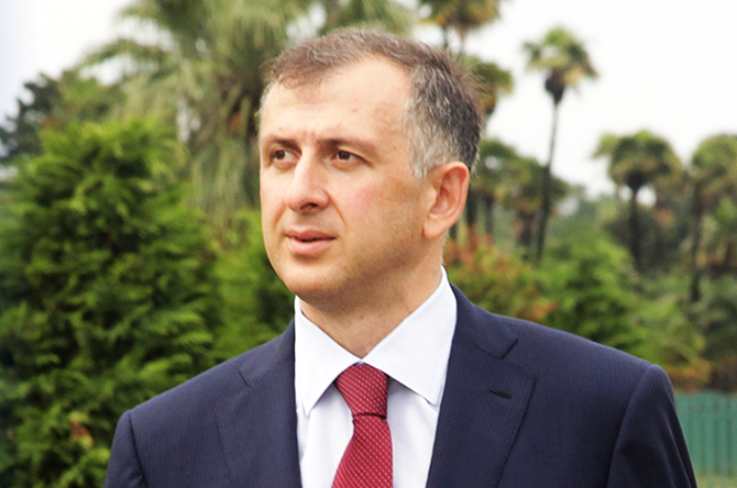 ზურაბ პატარაძე: საჯარო სამსახურები პროფესიონალი კადრებით არის დაკომპლექტებული და მათი ანაზღაურება მინიმალურია