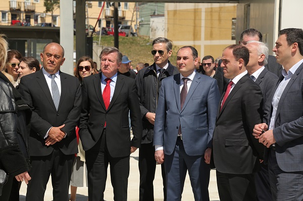 დიმიტრი ქუმსიშვილი თბილისის მუნიციპალური საავტომობილო ბაზის პრეზენტაციას დაესწრო
