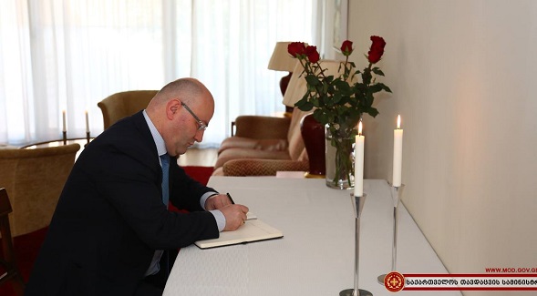 თავდაცვის მინისტრმა შვედ ხალხს მიუსამძიმრა   