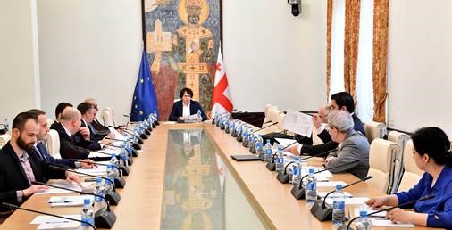 საკონსტიტუციო კომისია დღეს, პარლამენტის თავმჯდომარისა და მისი მოადგილეების არჩევის წესს განსაზღვრავს