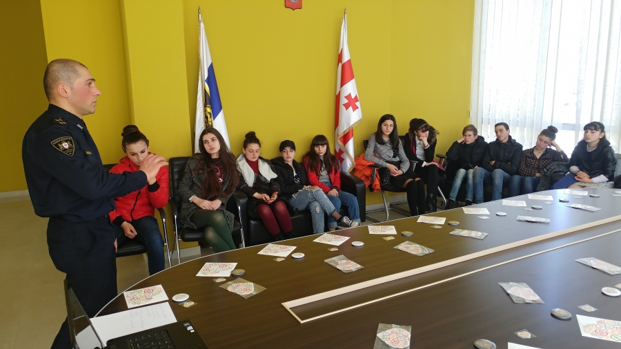 შს სამინისტრო სკოლებში საგზაო მოძრაობის უსაფრთხოების კამპანიას განაგრძობს