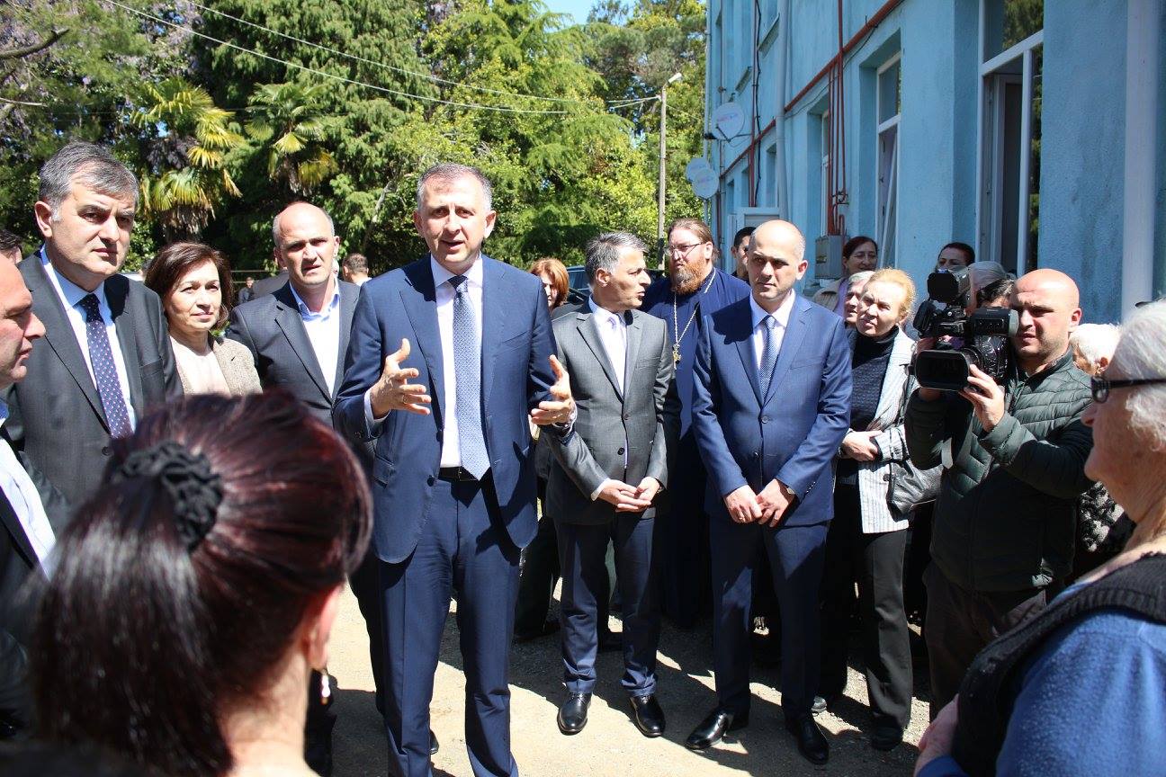ბათუმში 122 ოჯახს საცხოვრებელი ბინები საკუთრებაში გადაეცემა