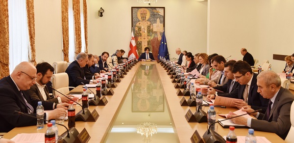 პარლამენტის ბიუროს სხდომაზე 3-5 მაისის პლენარული სხდომების დღის წესრიგი განიხილეს