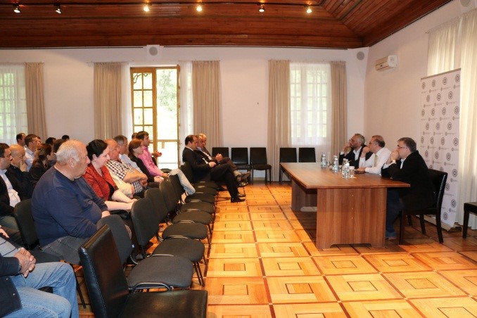 ეროვნული ბანკის პრეზიდენტი კახეთის რეგიონის ბიზნესწრეების წარმომადგენლებს შეხვდა