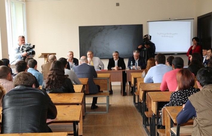 კობა გვენეტაძე თელავის სახელმწიფო უნივერსიტეტის სტუდენტებს შეხვდა