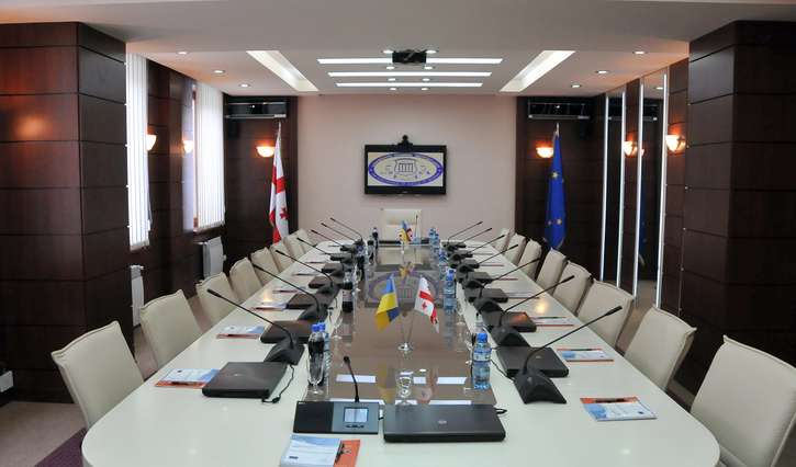 ლევან მურუსიძის მოსამართლედ უვადოდ დანიშნვის წინააღმდეგ,  საპროტესტო აქცია მიმდინარეობს 