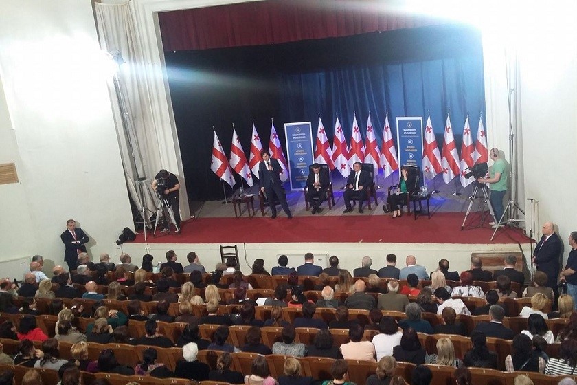 გორში კონსტიტუციის ახალი პროექტის საერთო სახალხო განხილვა მიმდინარეობს