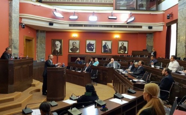 საზოგადოებრივი მაუწყებლის სამეურვეო საბჭოს თავმჯდომარეს პარლამენტში უსმენენ
