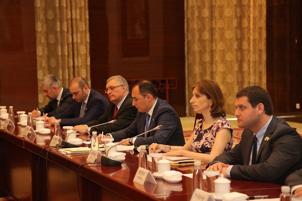 დიმიტრი ქუმსიშვილი: „ერთი სარტყელი - ერთი გზის“ ცენტრალური სატრანსპორტო დერეფანი უმოკლესია