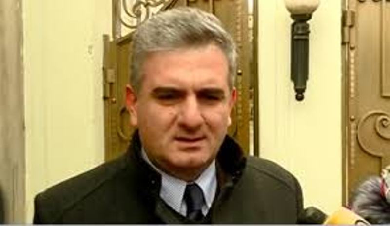 თბილისის სასულიერო აკადემიაში მოკალათებულია ერთი ჯგუფი, რომელიც წარმატებულ სტუდენტებს განაწყობს ეკლესიის წინაღმდეგ - ედიშერ ქარჩავა