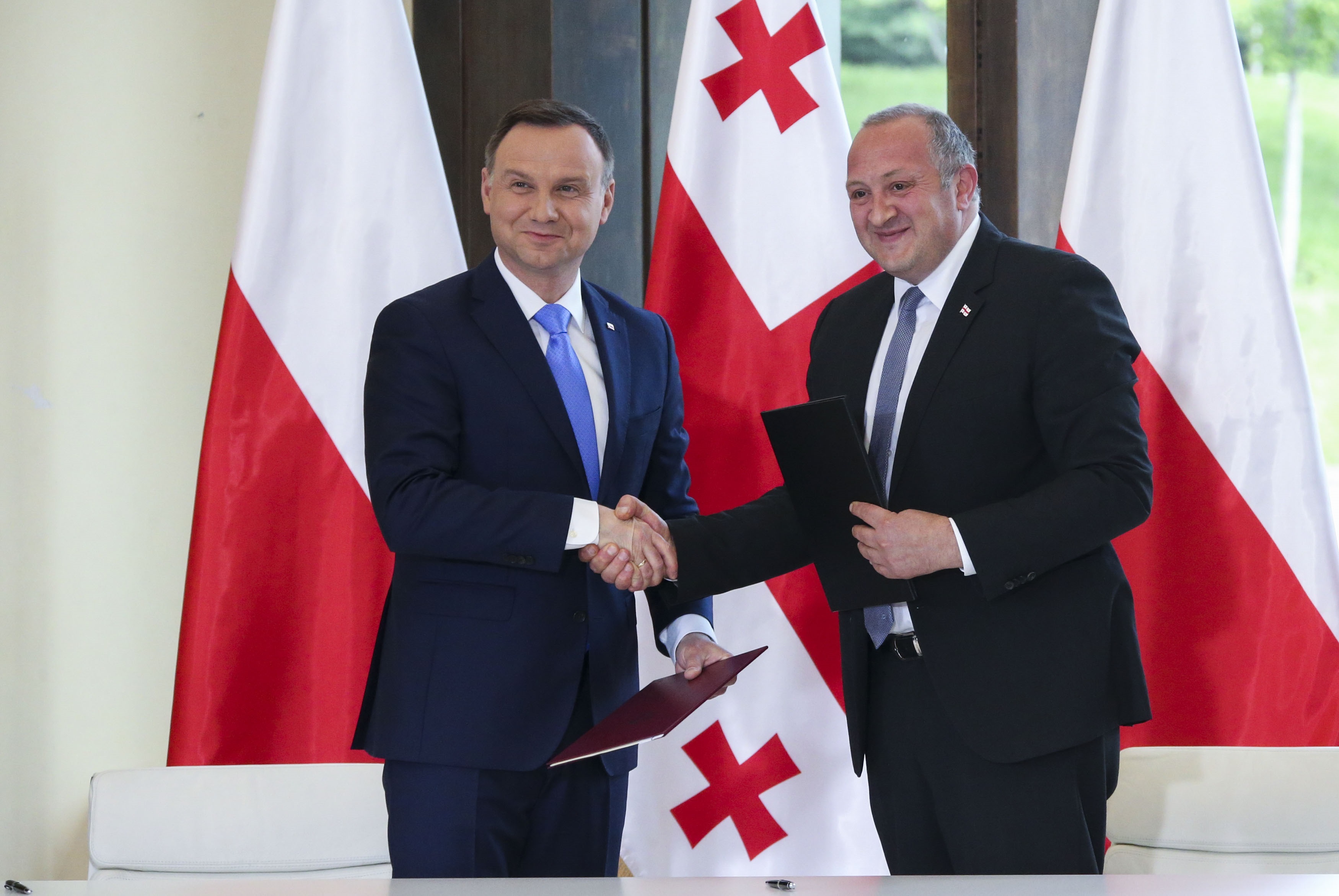 საქართველოს და პოლონეთის რესპუბლიკის პრეზიდენტებმა ერთობლივ დეკლარაციას მოაწერეს ხელი