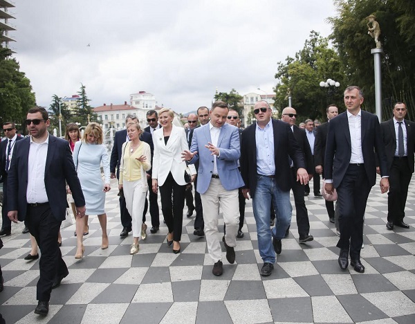 პოლონეთის პრეზიდენტმა საქართველოში ვიზიტი დაასრულა