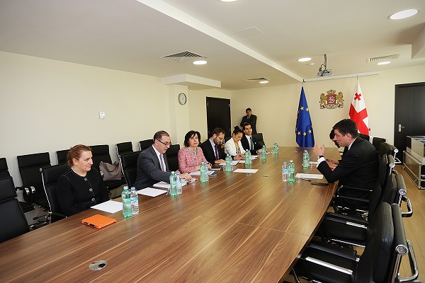 გიორგი გახარია სართაშორისო სავალუტო ფონდის მისიის წარმომადგენლებს   შეხვდა