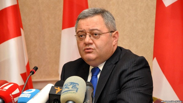 დაუფიქრებელი პოლიტიკური განცხადებებით, პატივცემულო მინისტრებო, პრემიერო, ნუ ახდენთ სახელმწიფოს დისკრედიტაციას - უსუფაშვილი