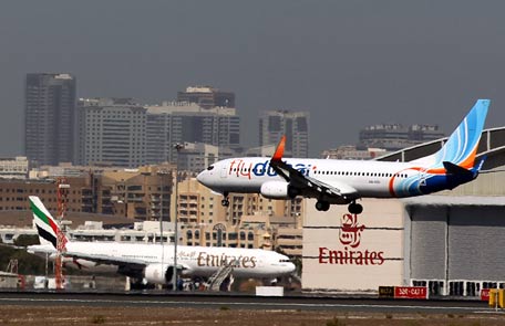 Flydubai-მ და Emirates Airlines-მა კატარის მიმართულებით ფრენები შეაჩერეს