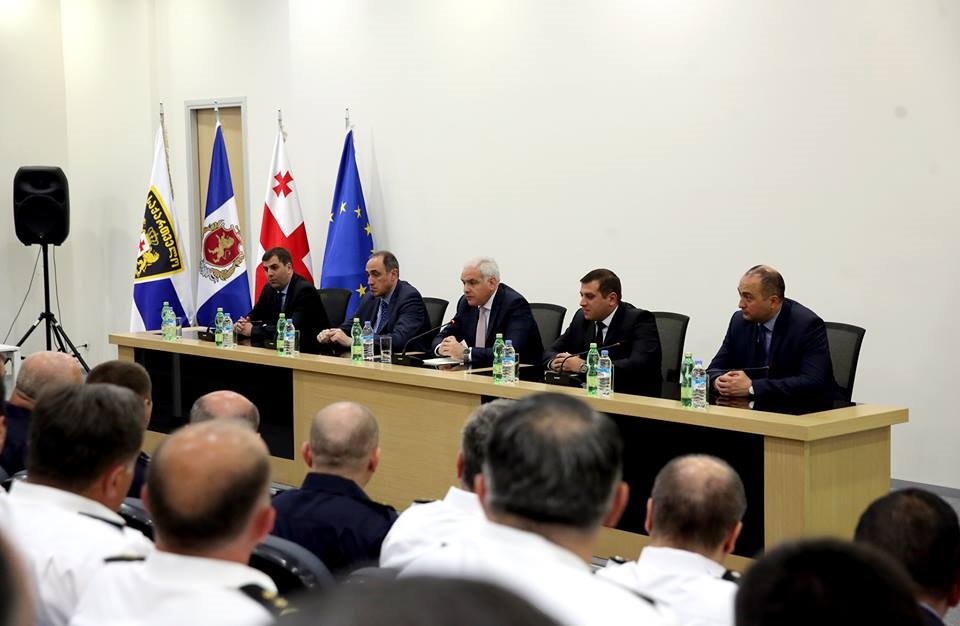 გიორგი მღებრიშვილმა საპატრულო პოლიციის დეპარტამენტის თბილისისა და რეგიონების სამმართველოების თანამშრომლებთან თათბირი ჩაატარა