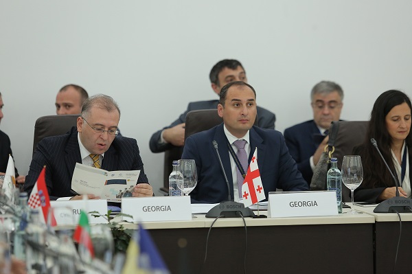 დიმიტრი ქუმსიშვილი: ფიზიკური პირები სესხების დოლარიზაციამ 58%-დან 48%-მდე, მთლიანი სესხებისა კი 65%-დან 58%-მდე დაიკლო