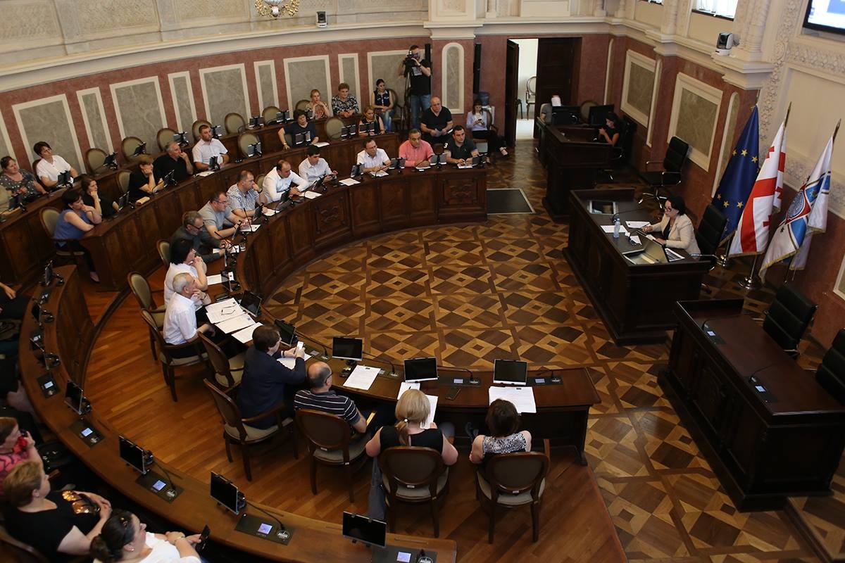 საკრებულოში მყარი საყოფაცხოვრებო ნარჩენების პოლიგონზე განხორციელებული და განსახორციელებელი ღონისძიებების შესახებ იმსჯელეს