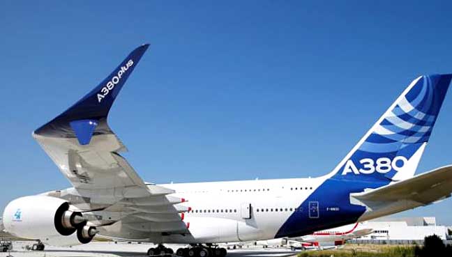 Airbus-მა მსოფლიოში ყველაზე დიდი სამგზავრო ავიალიანერის Airbus A380-ის ახალი მოდელი წარადგინა (ვიდეო)