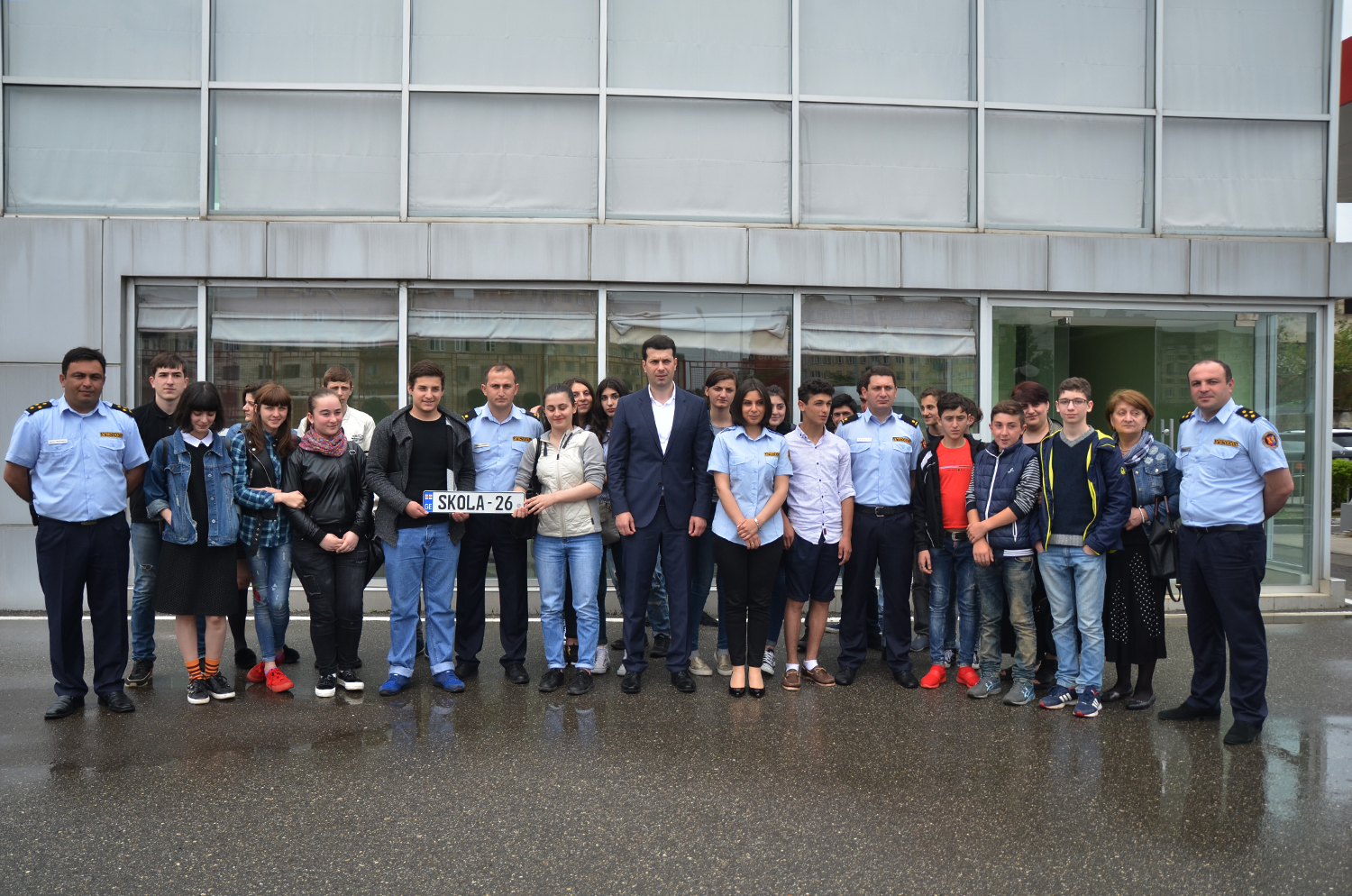 შსს-ს მომსახურების სააგენტოს ქუთაისის სამსახურს საჯარო სკოლის მოსწავლეები ესტუმრნენ