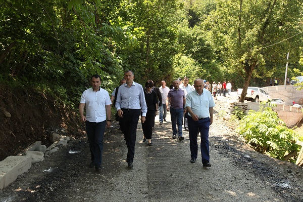 ზურაბ პატარაძე მაჭახლის ხეობის ინფრასტრუქტურულ პროექტებს გაეცნო