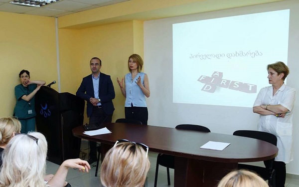 ირაკლი ფავლენიშვილი და თამარ ტალიაშვილი ბაგა-ბაღების მედპერსონალისათვის ჩატარებული ტრეინინგების პირველ ეტაპს დაესწრნენ
