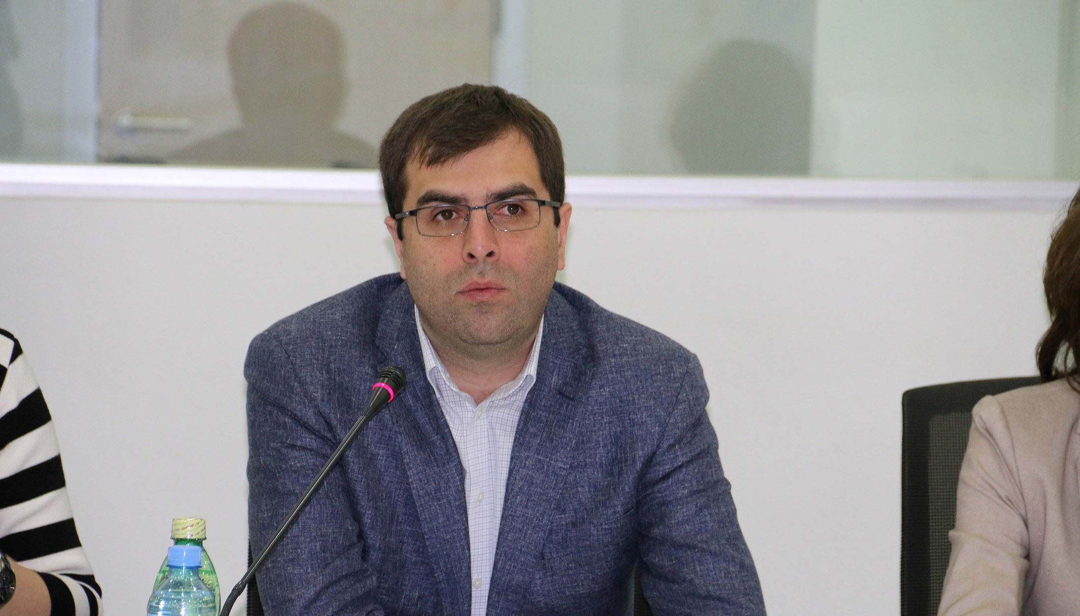 შალვა ხუციშვილი პარლამენტისა და ფოთის პორტის IT სისტემებზე კიბერშეტევის შესახებ განმარტებებს აკეთებს