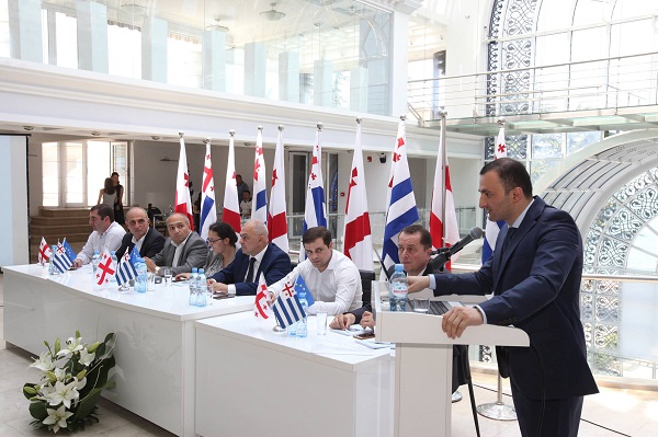 ზურაბ პატარაძე აჭარის უმაღლესი საბჭოს საქმიანობის ანგარიშის პრეზენტაციას დაესწრო