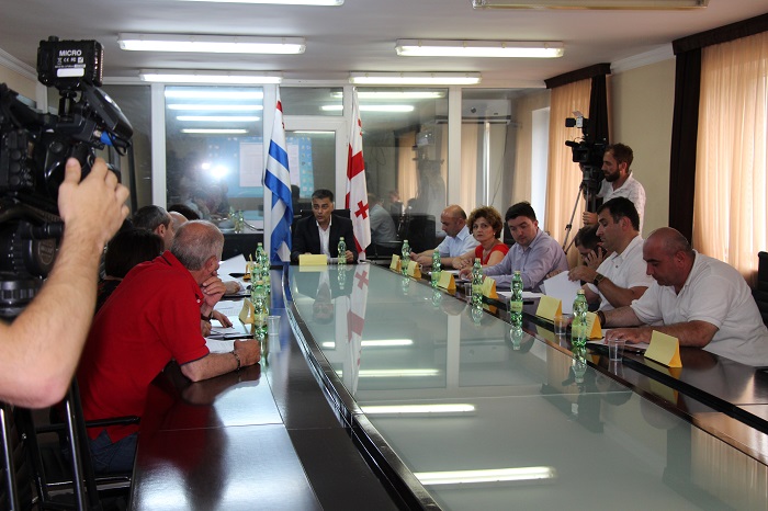 აჭარის მთავრობა სტიქიითა და ხანძრით დაზარალებულებს უძრავ ქონებასა და ფულად კომპენსაცია გადასცემს