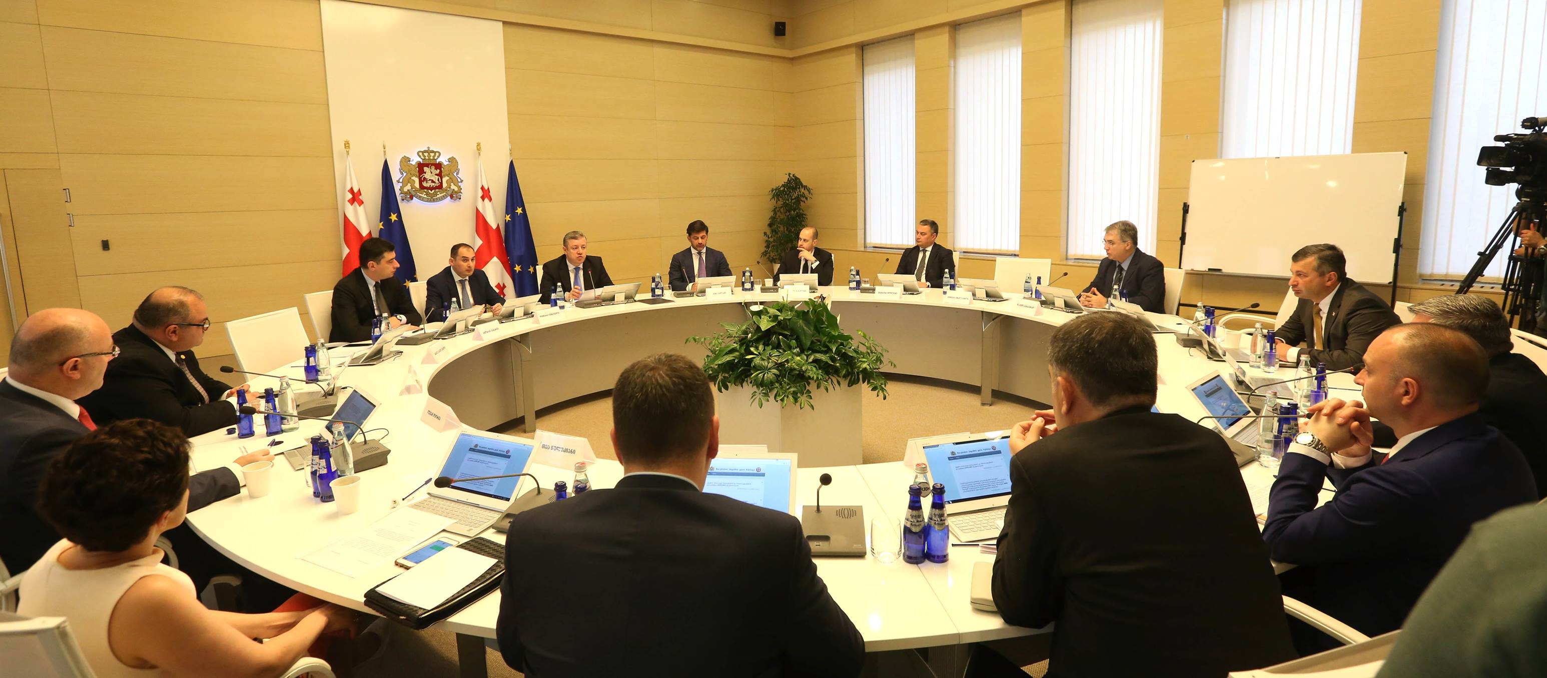 დევნილ ოჯახებს განსახლების მოთხოვნით განაცხადების შევსება იუსტიციის სახლებსა და საზოგადოებრივ ცენტრებში შეეძლებათ