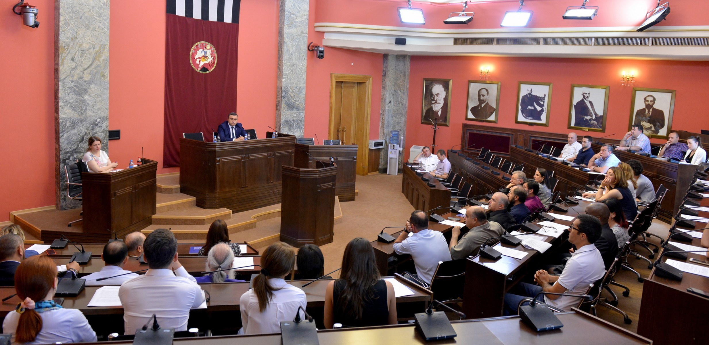 იურიდიულ საკითხთა კომიტეტში სახალხო დამცველთან არსებულ რელიგიათა საბჭოს წარმომადგენლებთან შეხვედრა გაიმართა