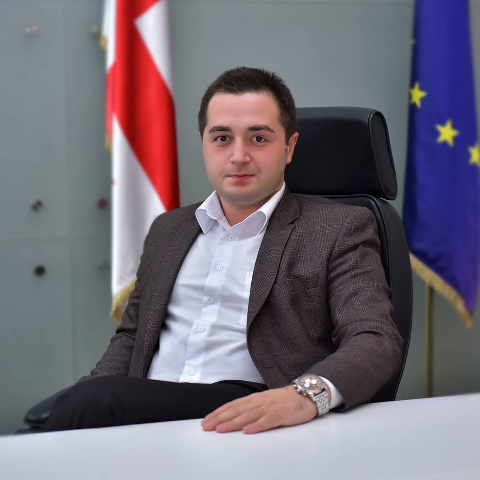 სუს-ის ანტიკორუფციულმა სააგენტომ ქრთამის აღების ფაქტზე ოთარ აბესაძე დააკავა