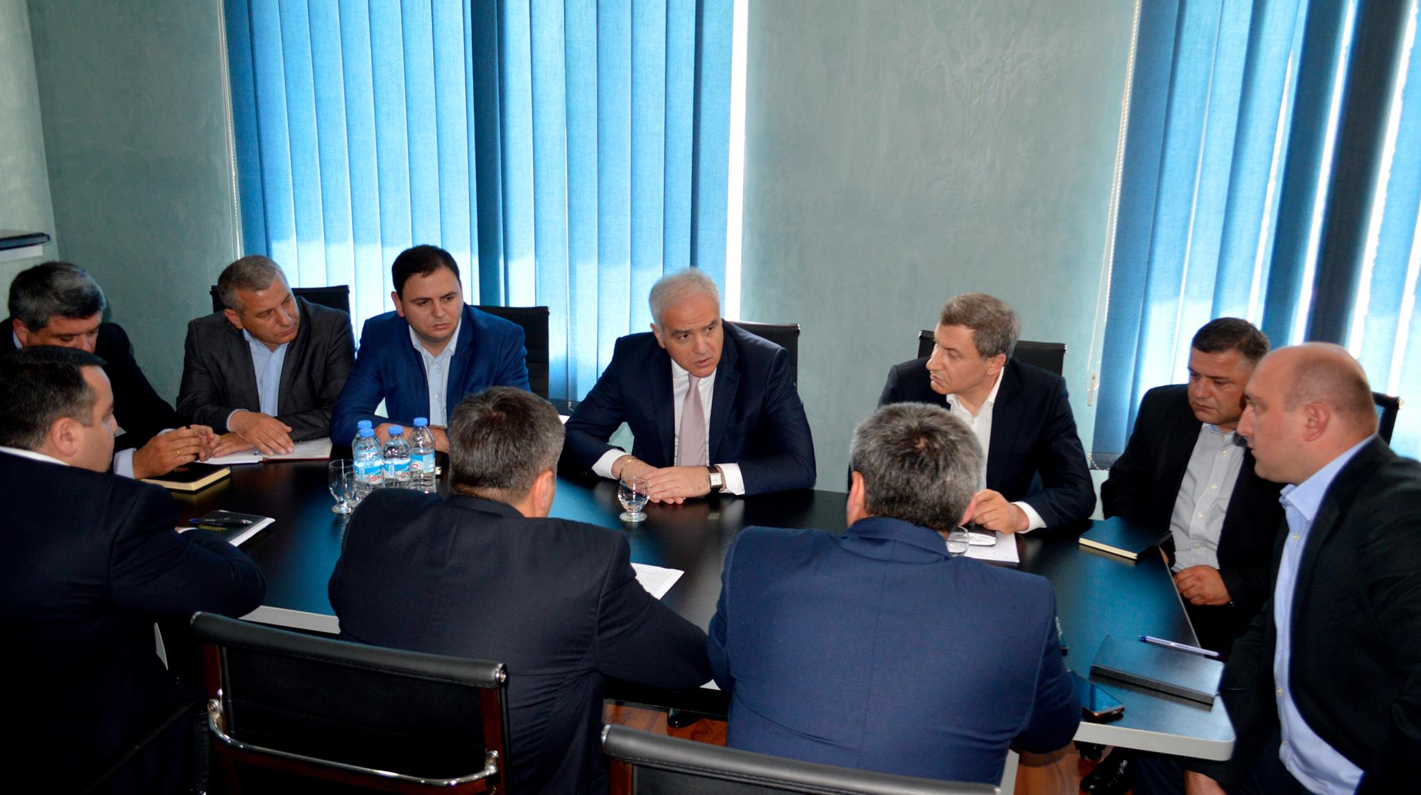 დამსვენებელთა უსაფრთხოების  უზრუნველყოფის საკითხზე, გიორგი მღებრიშვილმა აჭარაში თათბირი ჩაატარა
