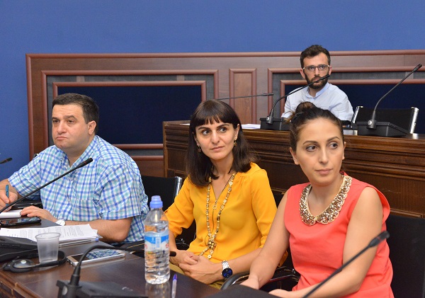 ადამიანის უფლებათა დაცვის კომიტეტი შრომის უსაფრთხოების კანონის პროექტზე მუშაობს