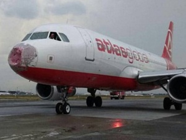 AtlasGlobal Ukraine-ს თვითმფრინავი სტამბოლში ძლიერმა სეტყვამ დააზიანა